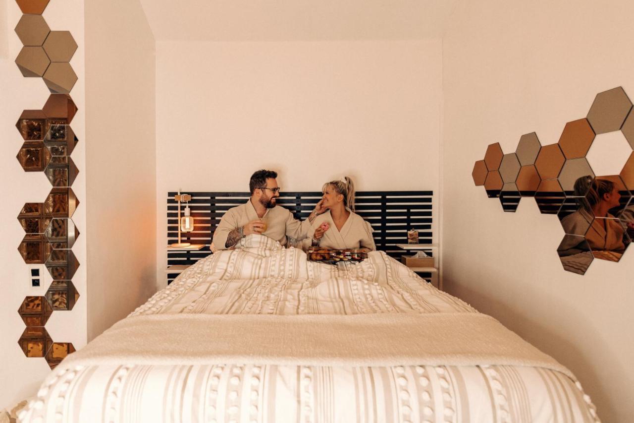 La Love Story Hastiere-par-dela Exteriör bild